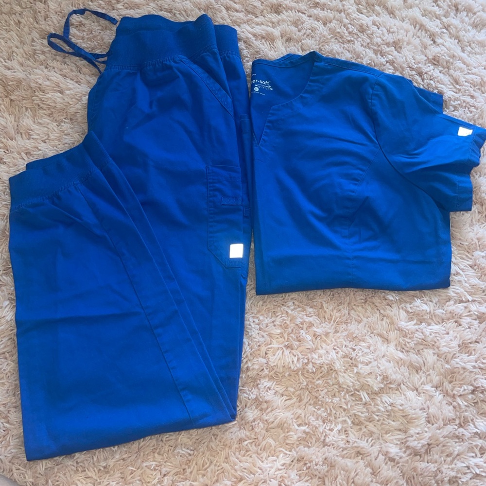 Scrub set